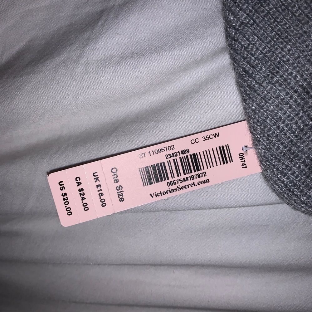 NWT Victoria's Secret Grey Beanie Victoria Sport - Picture 4 of 4